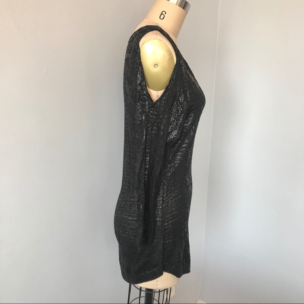 Cache Cold Shoulder Top - Picture 5 of 8